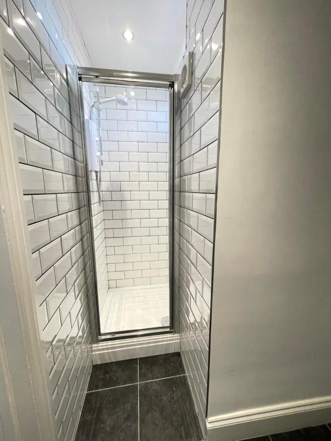 Light Airy 3 Bed Town Cntr Flat 700M To The Beach 伯恩茅斯 外观 照片