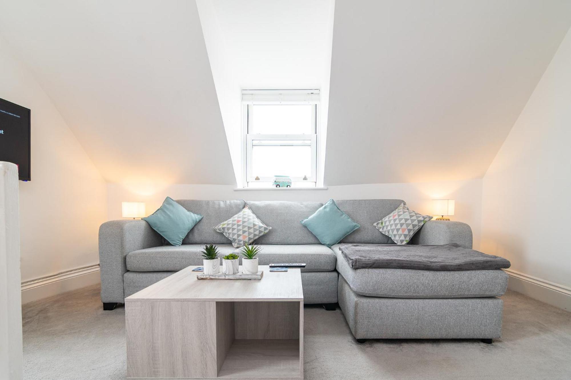 Light Airy 3 Bed Town Cntr Flat 700M To The Beach 伯恩茅斯 外观 照片